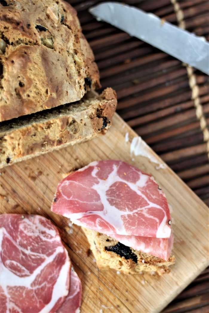 Roasted Garlic and Olives Beer Bread with Salami