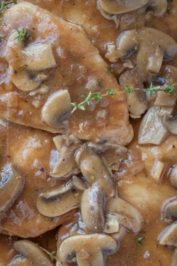 Chicken beersala with doppelbock, mushrooms and thyme #chickenbeersala #beerchicken