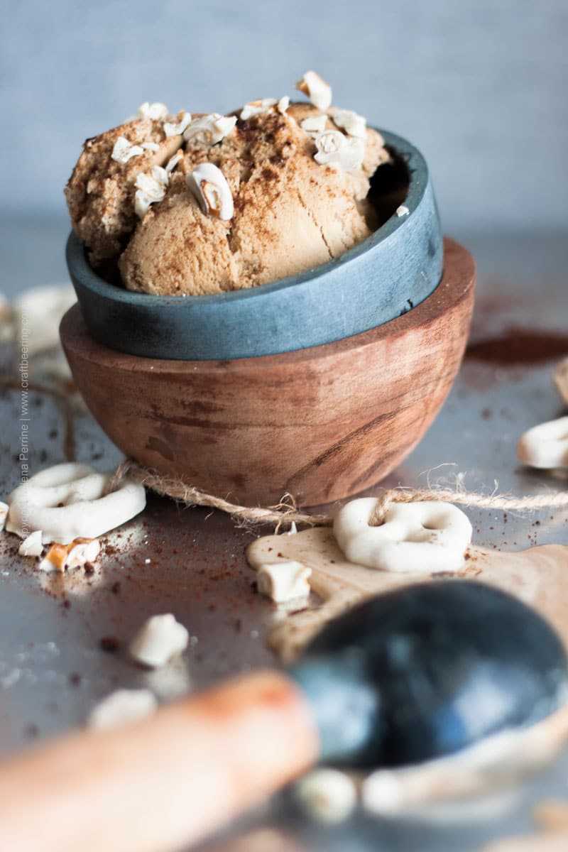 Best stout ice cream recipe with double the stout, duh! Sooo good. Set of serving bowls from Uncommon Goods. #stouticecream