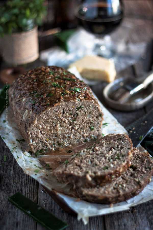 Stout Meatloaf with Irish Cheddar | Moist meatloaf, loaded with Irish cheddar and oatmeal stout #meatloaf #stoutmeatloaf #irish #beermeatloaf #irishcheddar | craftbeering.com