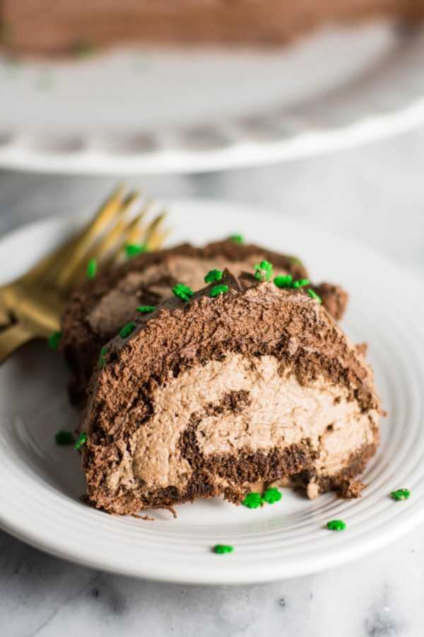 Irish Coffee Chocolate roll. Irish food recipes for St.Patrick's Day. #irish #stpatrick's