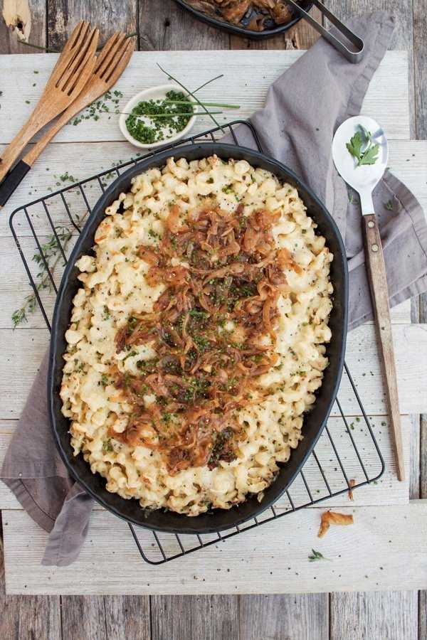 Kasespatzle con Gruyere ed Emmentaler.