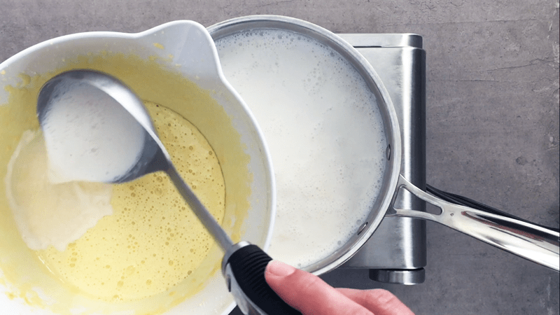 Tempering yolks with milk (Bavarian cream)