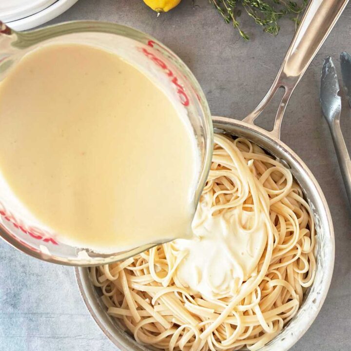 Cream Sauce for Pasta with lemon garlic infusion