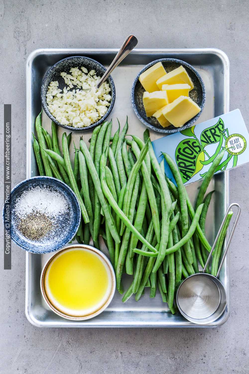 Ingredients for French green beans with garlic abd butter 